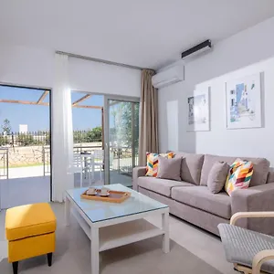 Aparthotel Ariadni Suites, Karteros